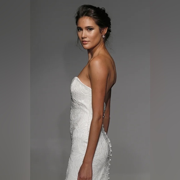 Anna Maier Alberta Lace Wedding Gown - Picture 3 of 7